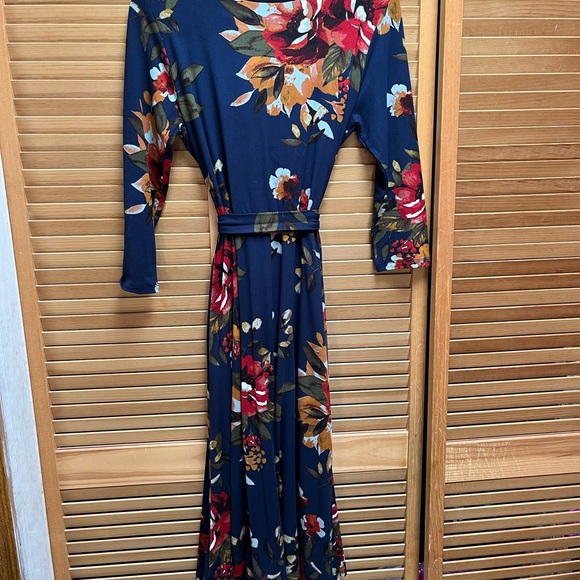 Gorgeous dress - Picture 5 of 8